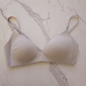 Lululemon Beige Lined Padded Molded Wireless Take Shape T-Shirt V-Neck Bra 36B